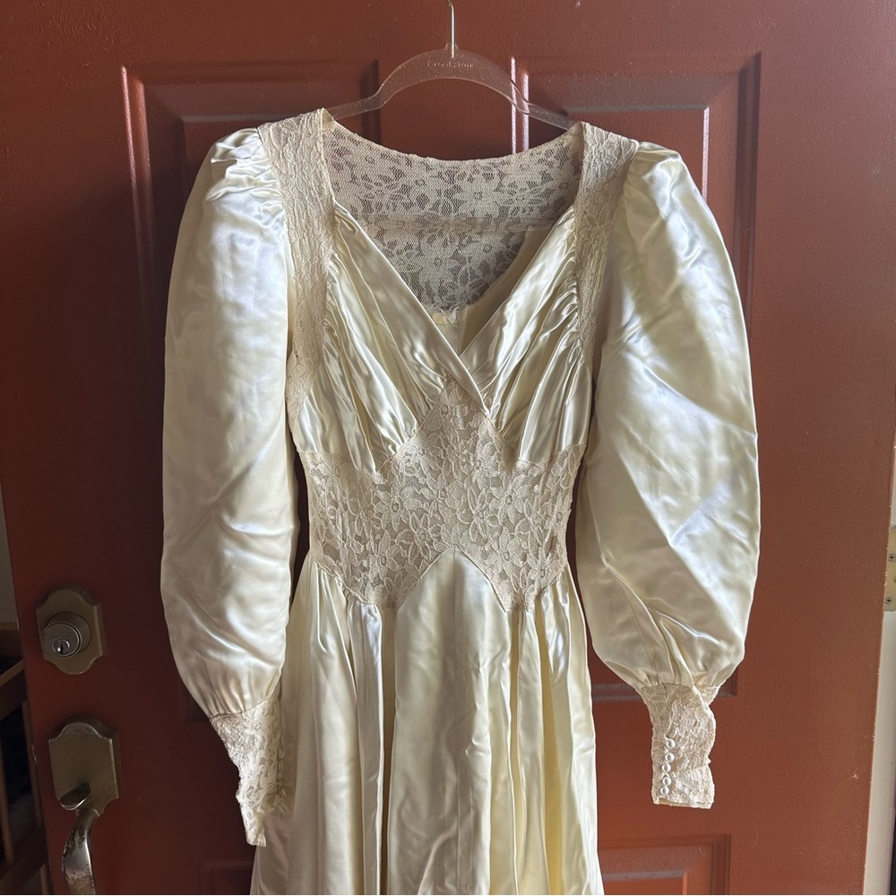 Vintage Cream Lace Dress